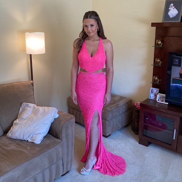 Selling this hot pink primavera prom dress size size 8 - Picture 1 of 3